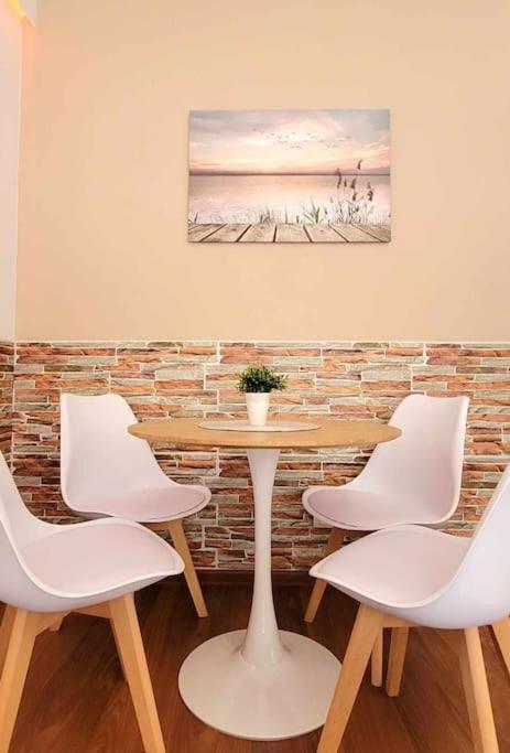 Modern Sandy Down Town, Aquapark, Free Parking Apartment Krakau